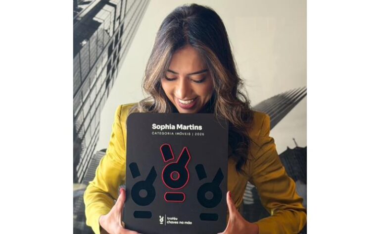 Sophia Martins conquista o Troféu Chaves na Mão 2026 na categoria Imóveis e celebra reconhecimento ao lado de sua comunidade