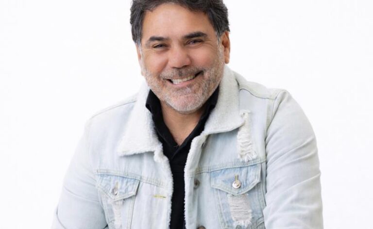 Cantor Fernandinho Siqueira lança álbum especial no YouTube e reforça trajetória que une música, tradição e identidade brasileira