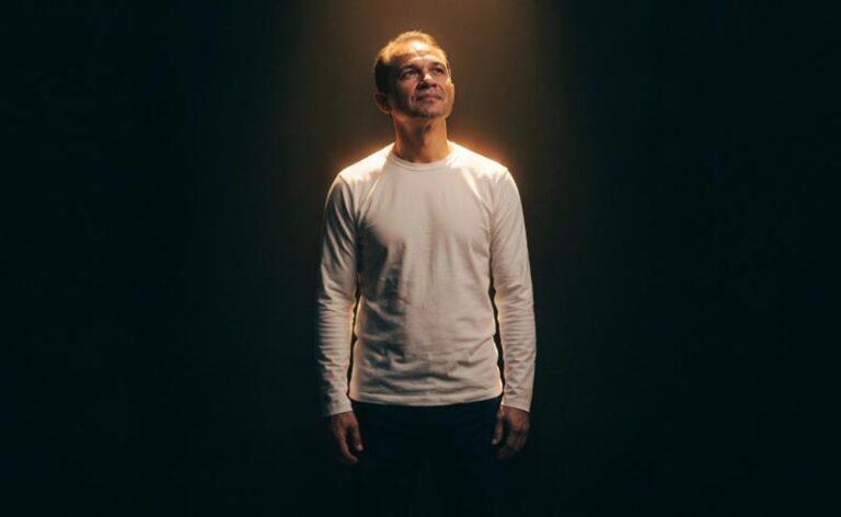 Davi Sacer apresenta o single “Eu Não, Deus”