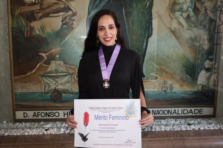 Laila Compan recebe título de Mérito Feminino em reconhecimento à sua trajetória de liderança