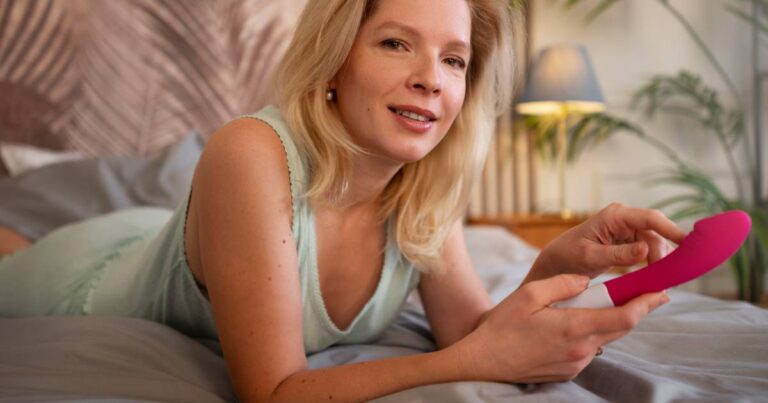 Uso de brinquedos sexuais surge como alternativa para o prazer feminino após os 50 anos
