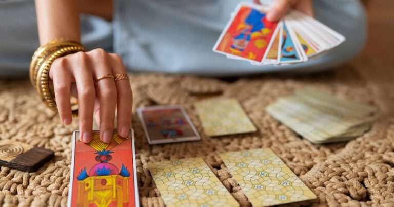 Previsões do Tarô destacam fase favorável para conquistas pessoais e profissionais