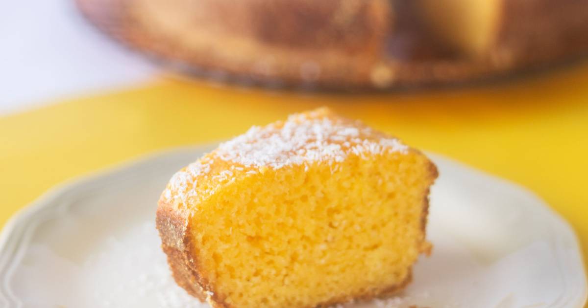 Aprenda a fazer bolo de milho de liquidificador usando a lata como medida